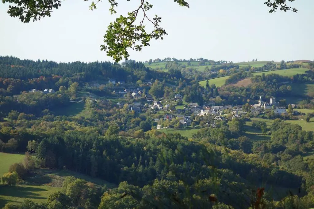Holiday home Maison Calme Pes De Conques En Rouergue Senergues France