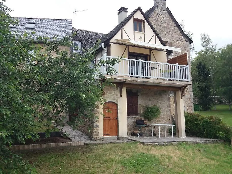 Holiday home Maison Calme Pes De Conques En Rouergue Senergues France