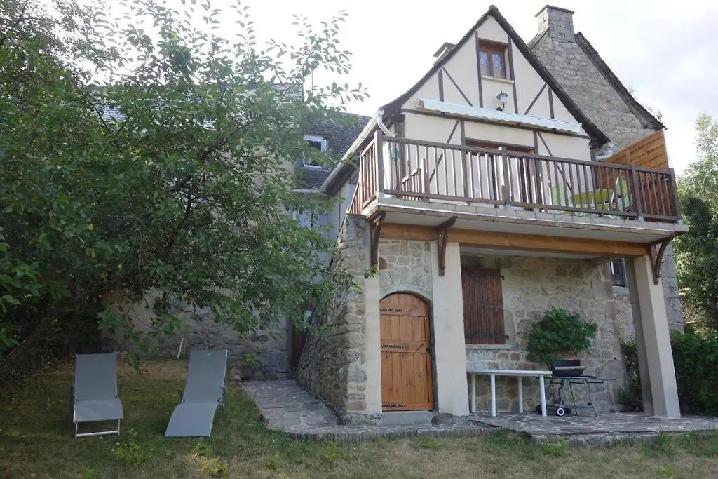 Holiday home Maison Calme Pes De Conques En Rouergue Senergues