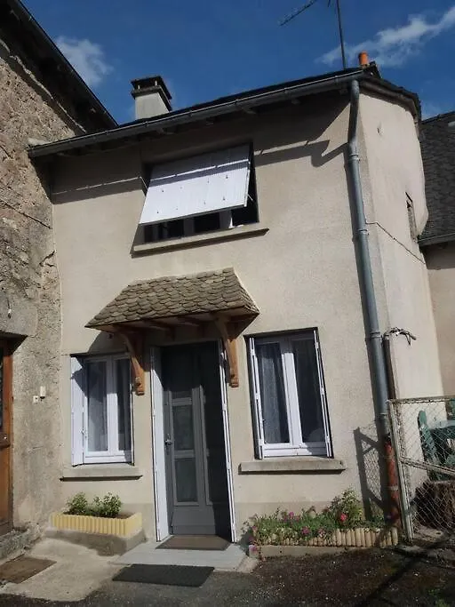 Holiday home Maison Calme Pes De Conques En Rouergue Senergues