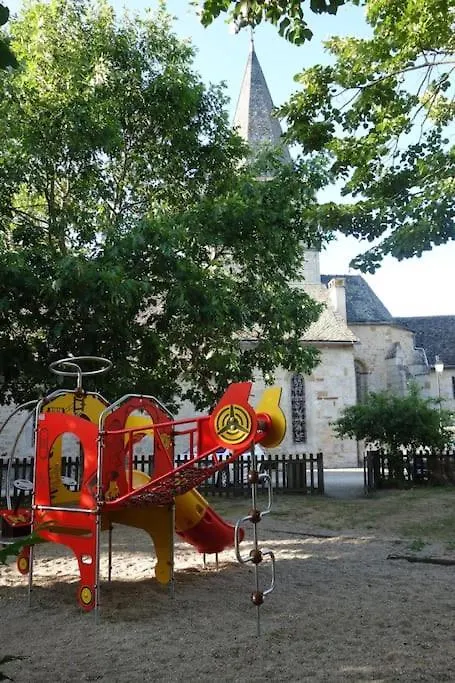 Holiday home Maison Calme Pes De Conques En Rouergue Senergues